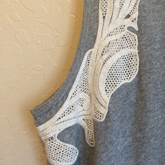 Free People We The Free top grey with lace detail size M - Picture 10 of 12